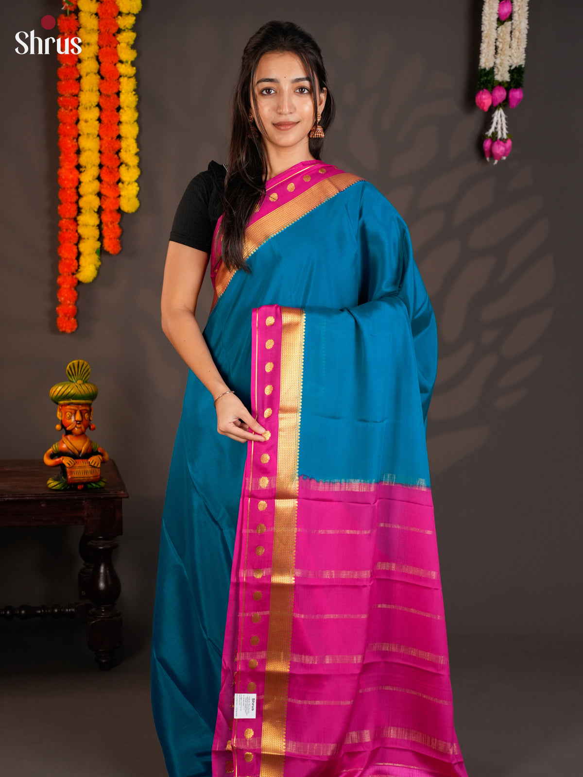 Buy Vibrant Teal Blue Mysore Silk Saree with Plain Body, Pink Zari Border & Traditional Chit Pallu