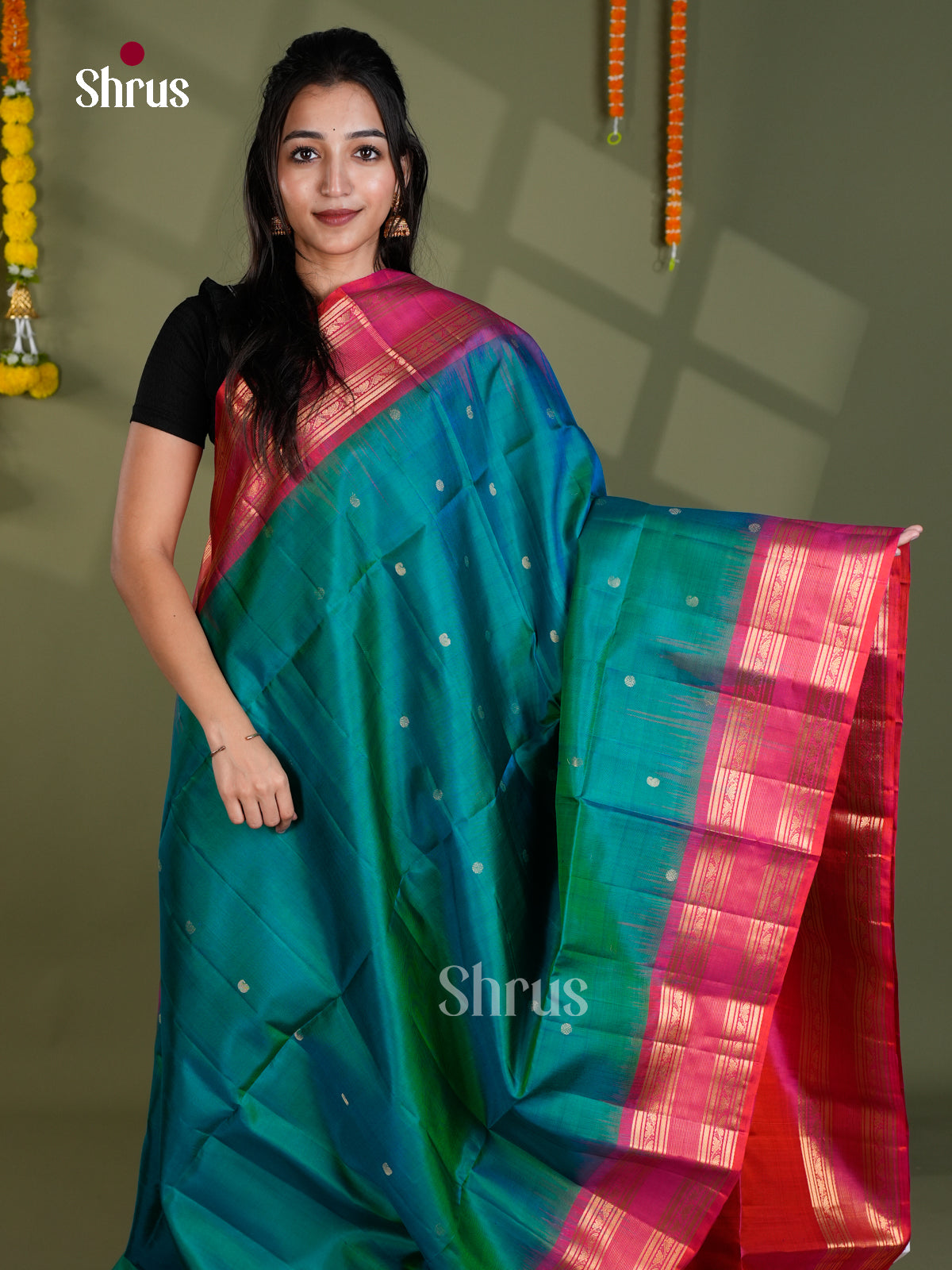 Buy Striking Teal Pure Silk Saree With Gold Buttas, Pink Rettaipet Border & Brocade Pallu