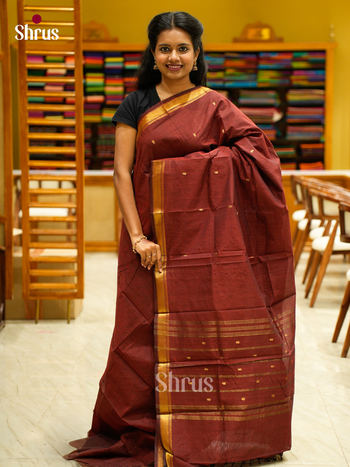 Traditional Arakku Chettinad Cotton Saree With Thread Buttas & Thin Zari Border