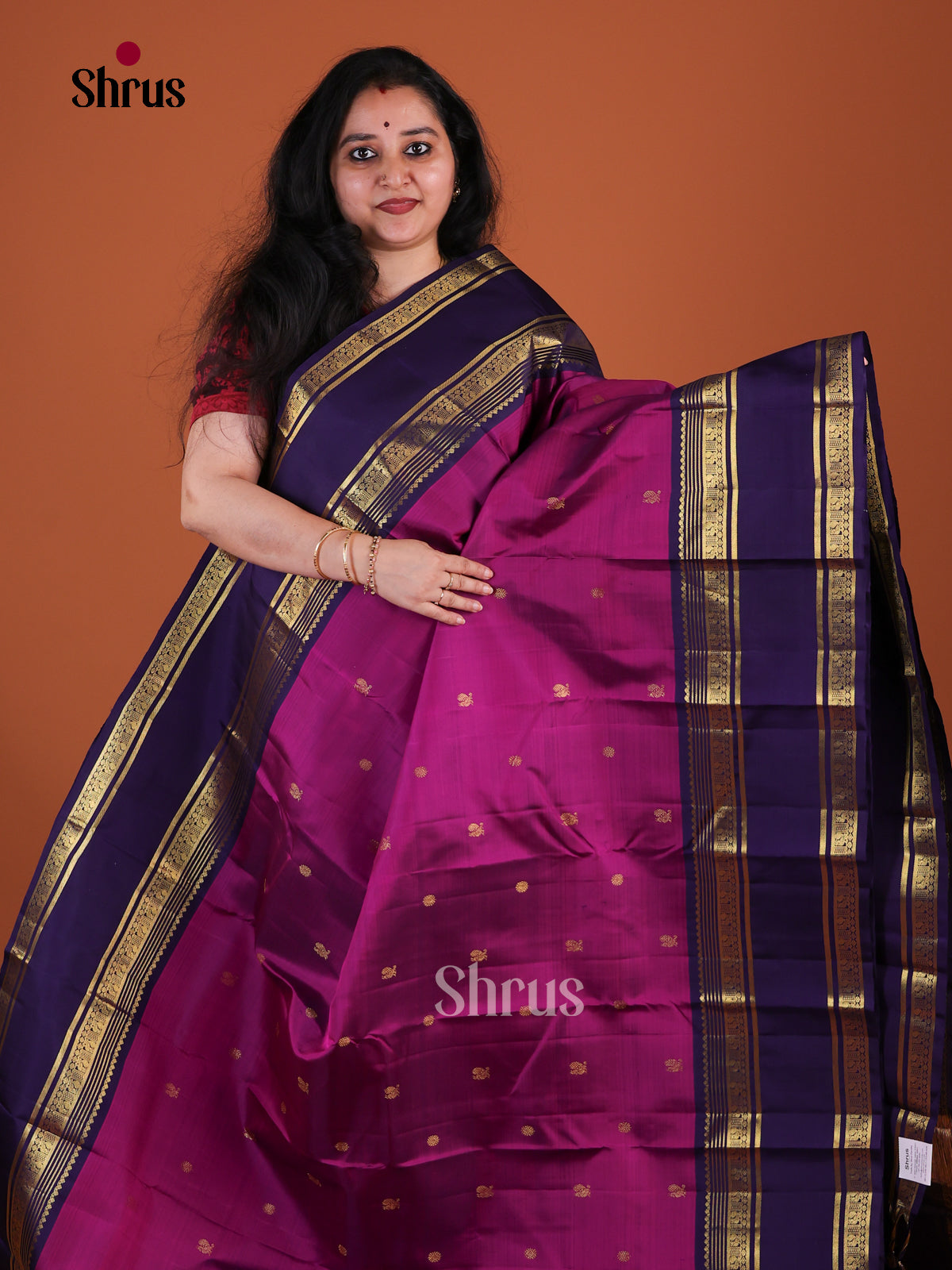 Traditional Magenta Kanchipuram Pattu Saree With Gold Floral & Peacock Buttas | Navy Blue Rettapet Zari Border