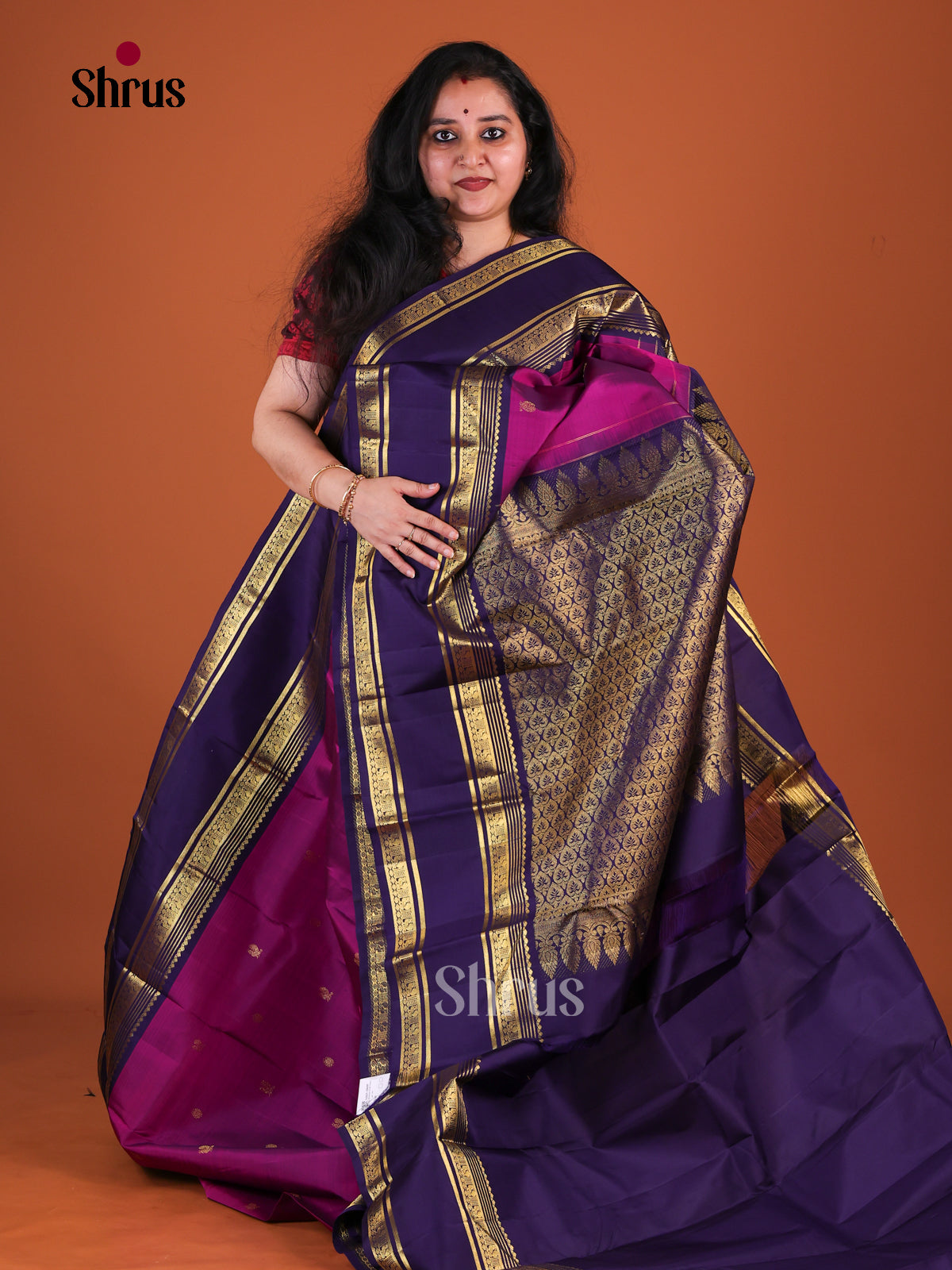 Traditional Magenta Kanchipuram Saree With Gold Floral & Peacock Buttas | Navy Blue Rettapet Zari Border