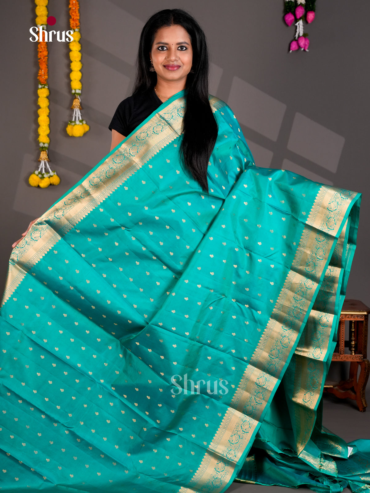 Buy Captivating Turquoise Blue Kanchipuram Silk Sarees with Small Buttas & Traditional Zari Border