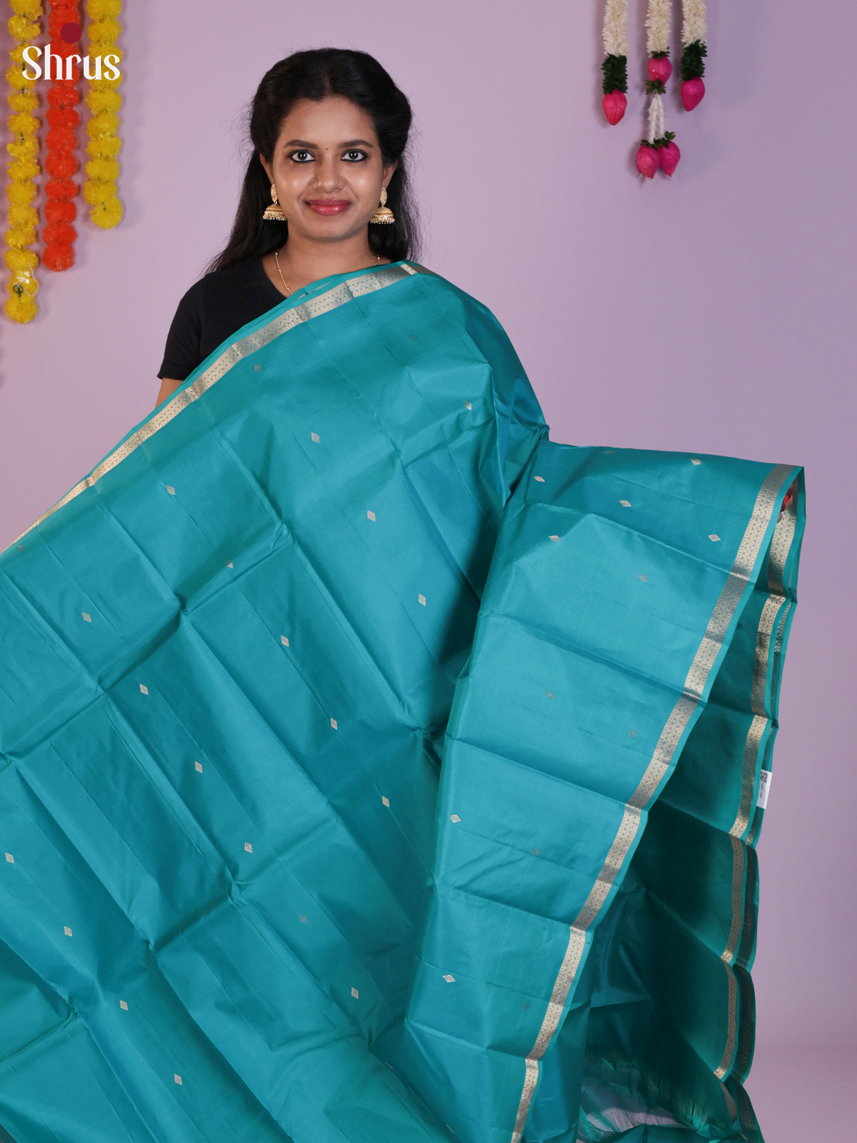Buy Luminous Turquoise Kanchipuram Saree With Silver Buttis, Thin Zari Border & Traditional Pallu