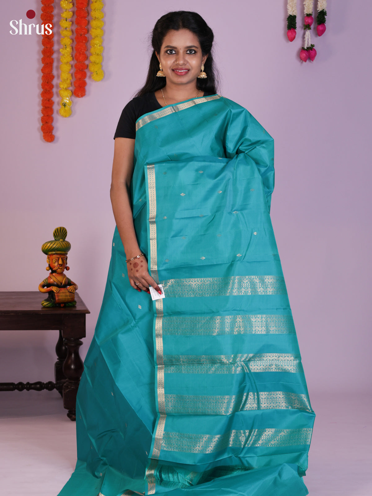 Buy Luminous Turquoise Kanchipuram Silk Saree With Silver Buttis, Thin Zari Border & Traditional Pallu