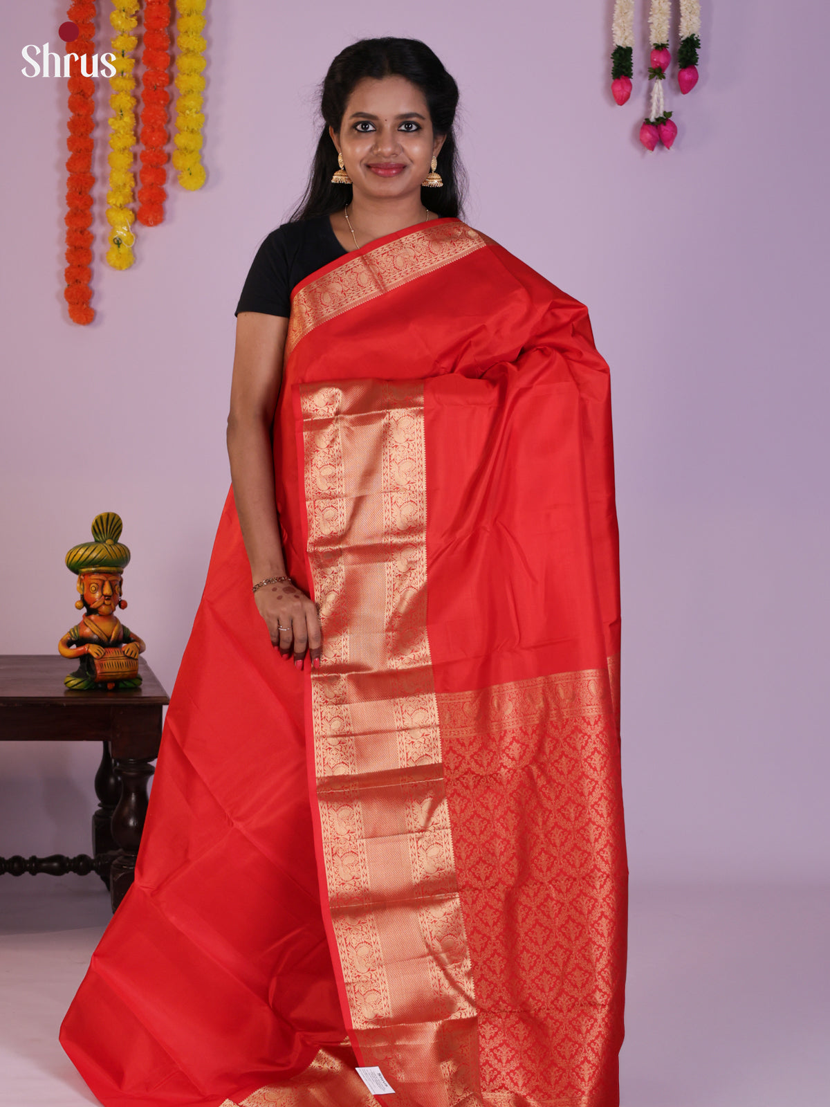 Buy Breathtaking Vermillion Red Kanchipuram Silk Saree With Broad Zari Border & Brocade Pallu