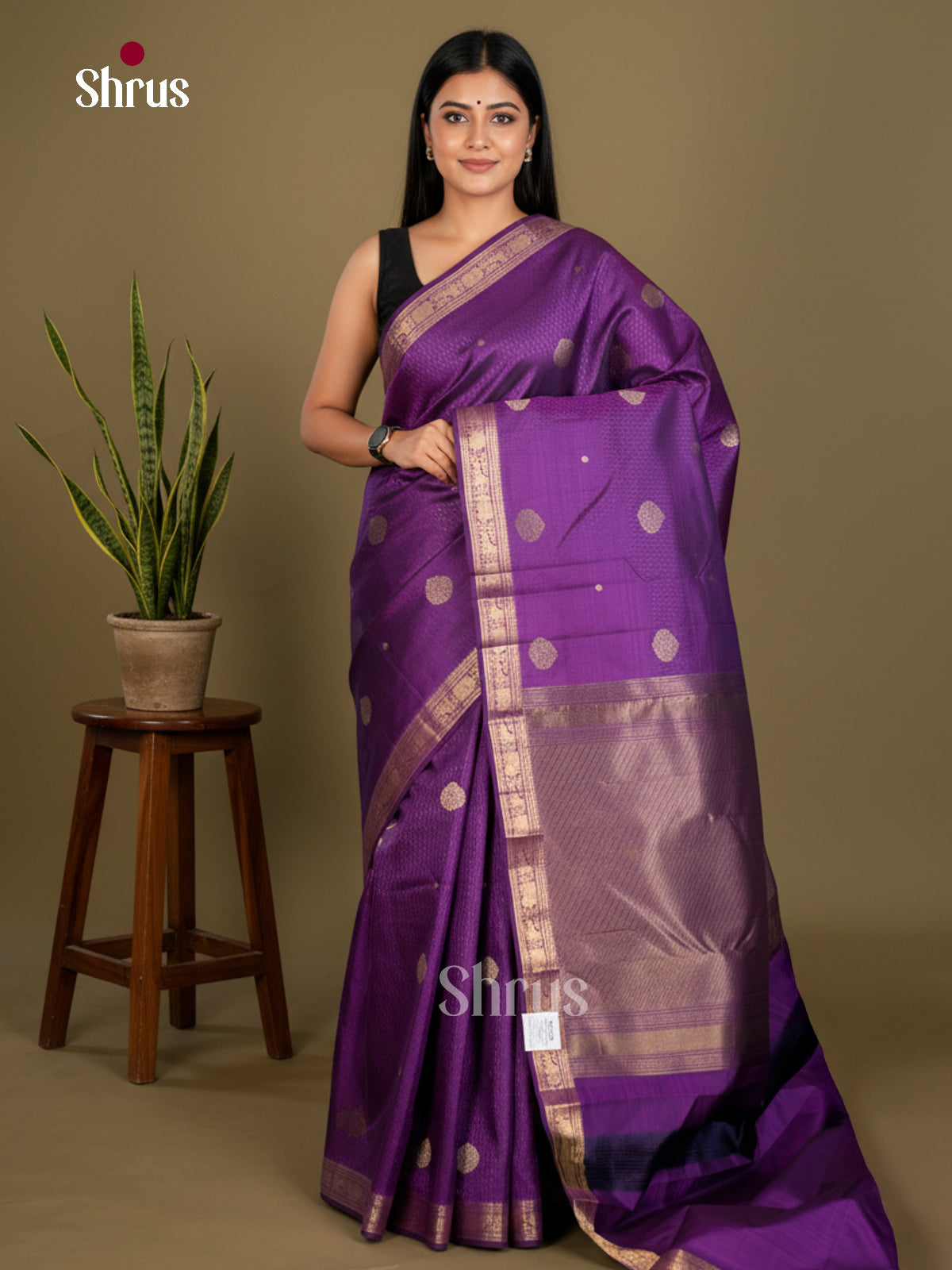 Buy Beautiful Violet Kanchipuram Silk Saree with Gold Buttas, Zari Border & Brocade Pallu