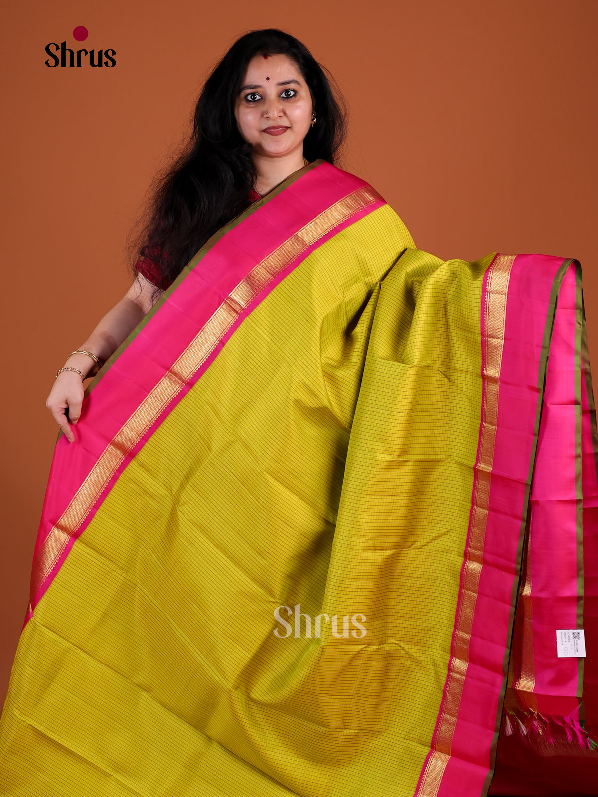 Vivid Chartreuse Green Kanchipuram Pattu Saree With Micro Checks | Pink Border With Zari Bands & Green Selvedge