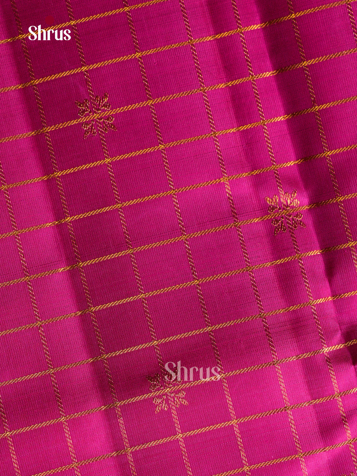 Vivid Pink Kanchipuram Saree With Gold Checks & Buttas | Golden Zari Border & Pallu