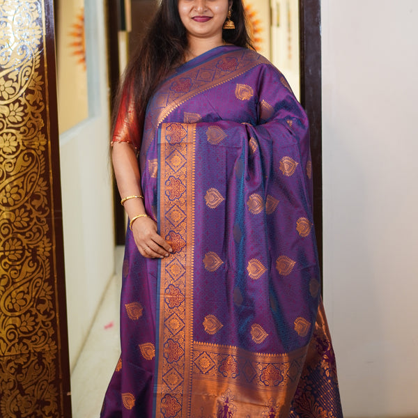 Uthra Arvind on LinkedIn: Vadamalli Purple with Blue Borderless Pure Jari  Handwoven Kanjivaram Silk…