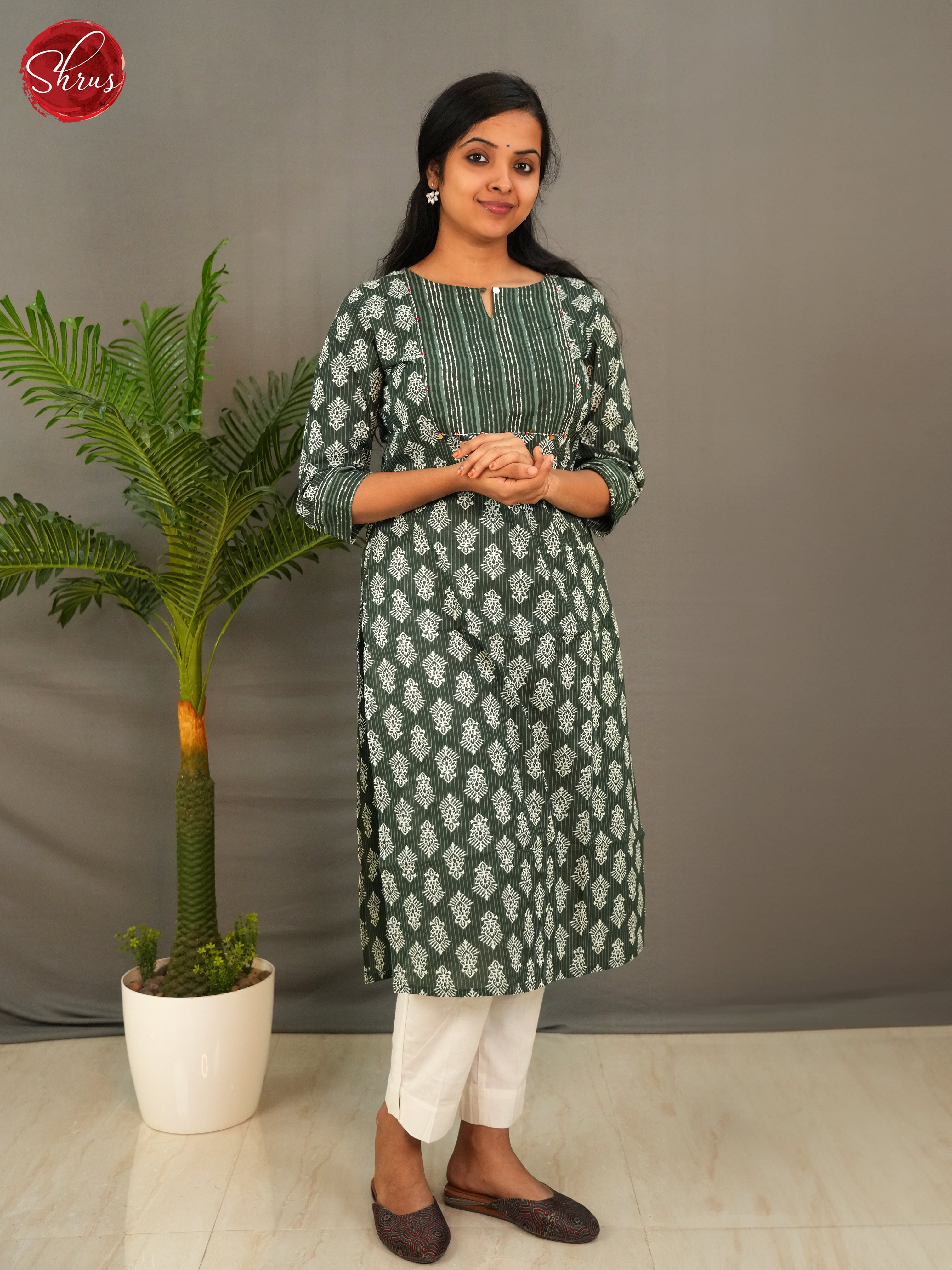 Green - Casual printed  Readymade Kurti - Shop on ShrusEternity.com