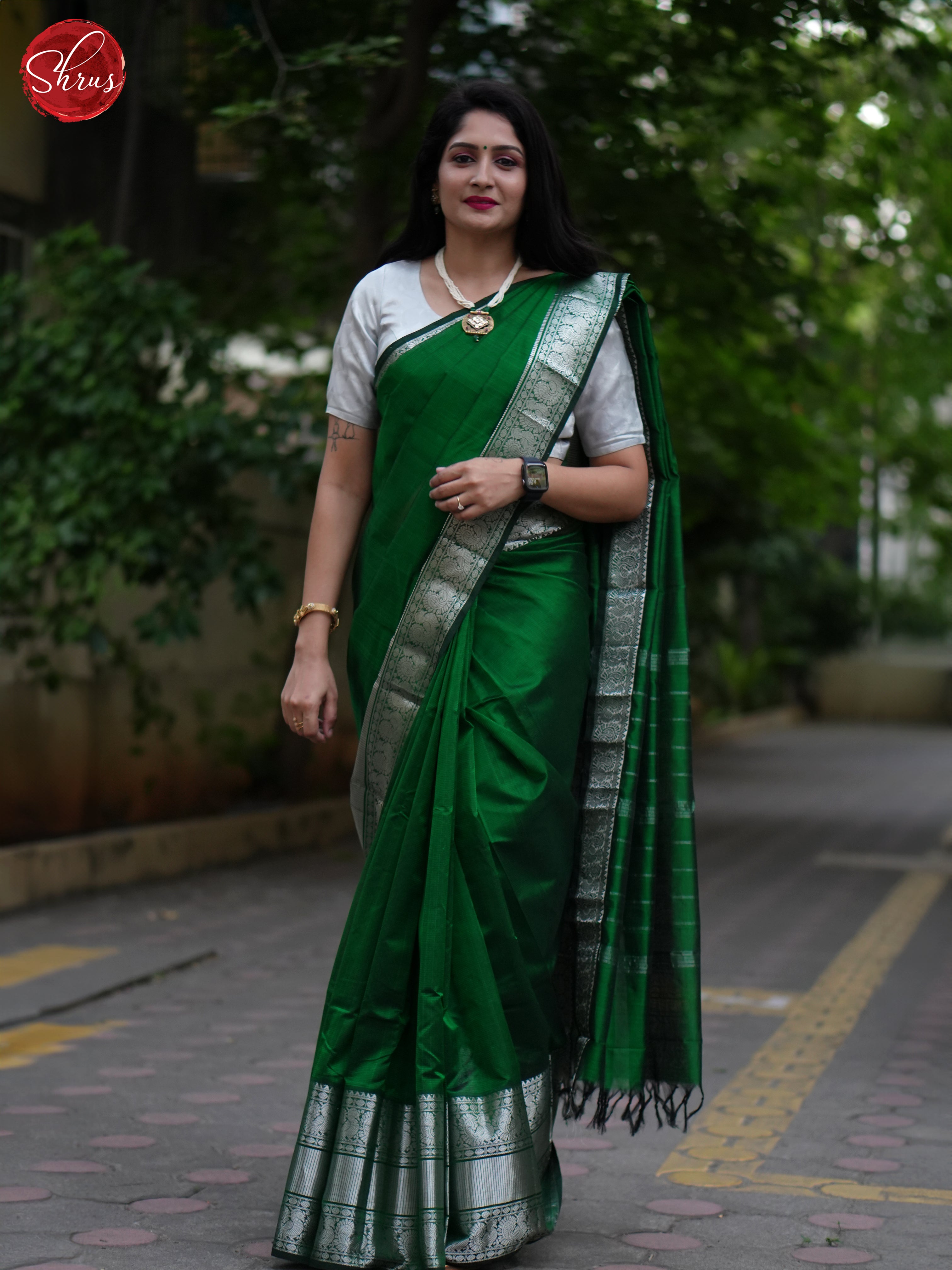 Green(Single Tone)- Mangalagiri silk cotton saree - Shop on ShrusEternity.com