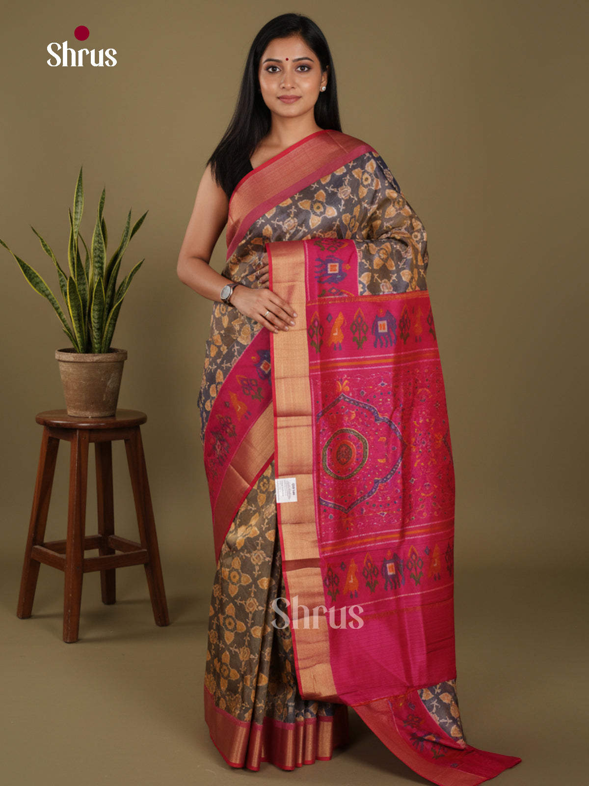 DLS01003 - Semi Patola Saree