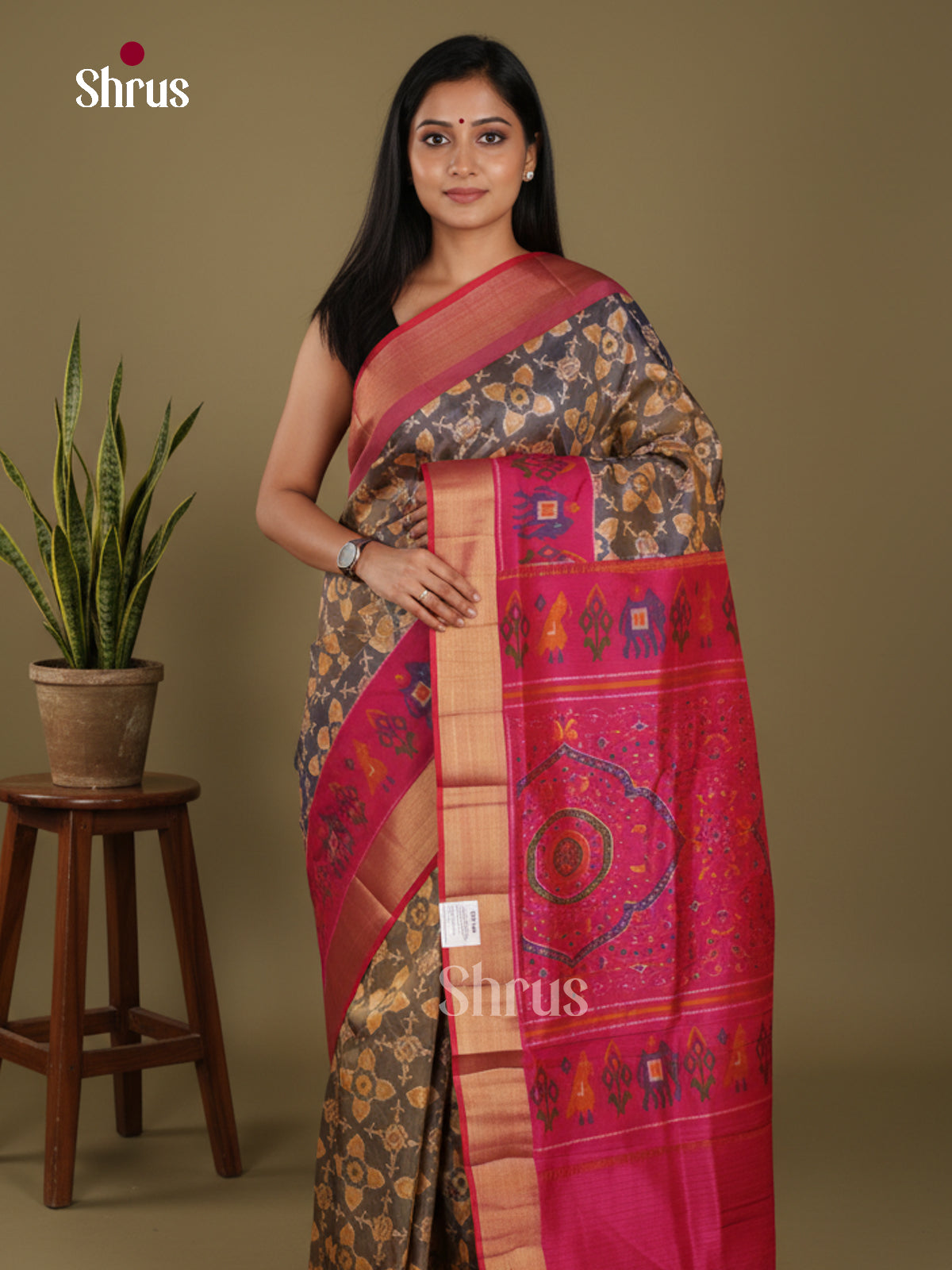 DLS01003 - Semi Patola Saree