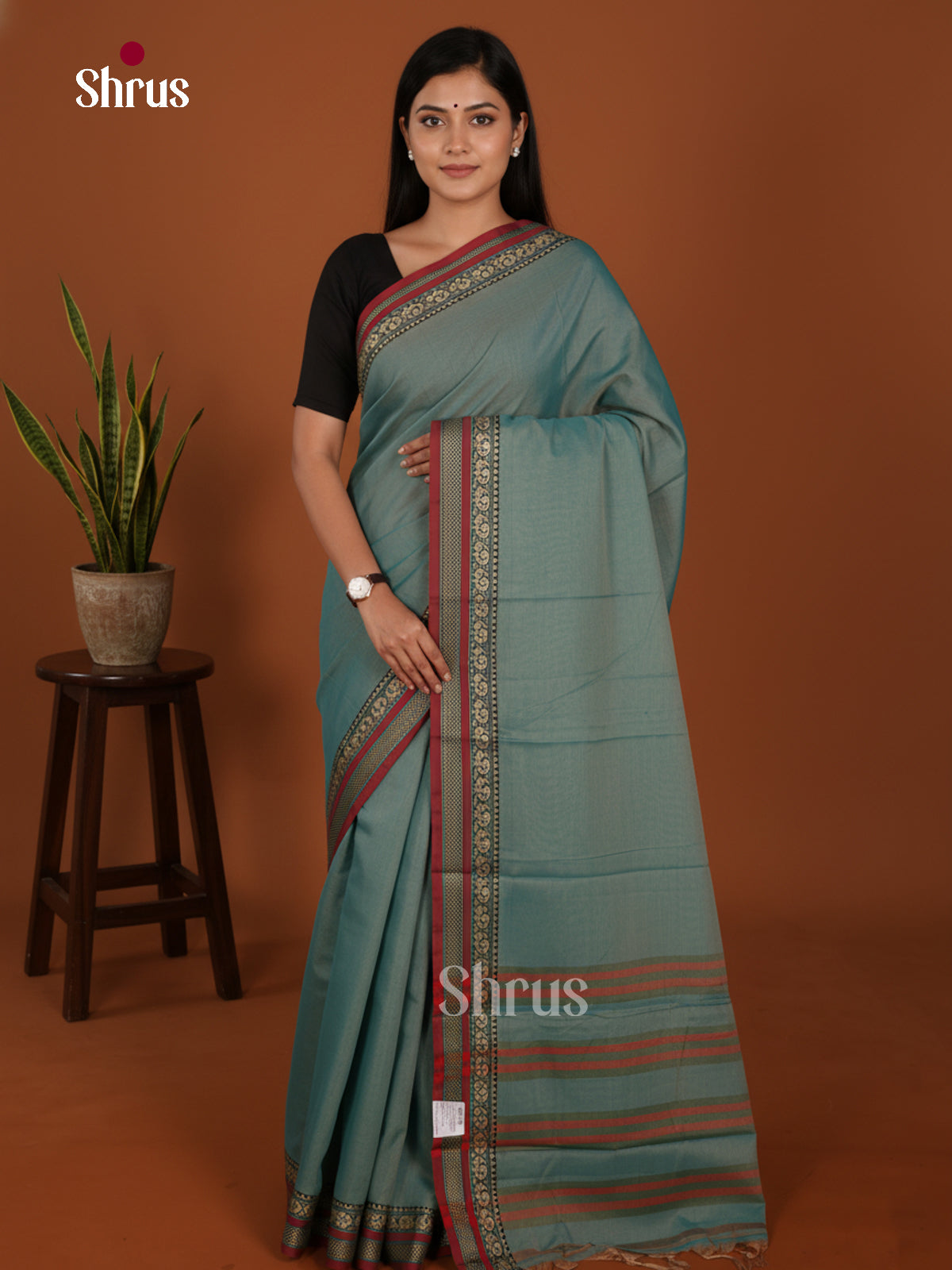Double Shaded Green & Red - Narayanpet Cotton Saree - Shop on Shrus.com