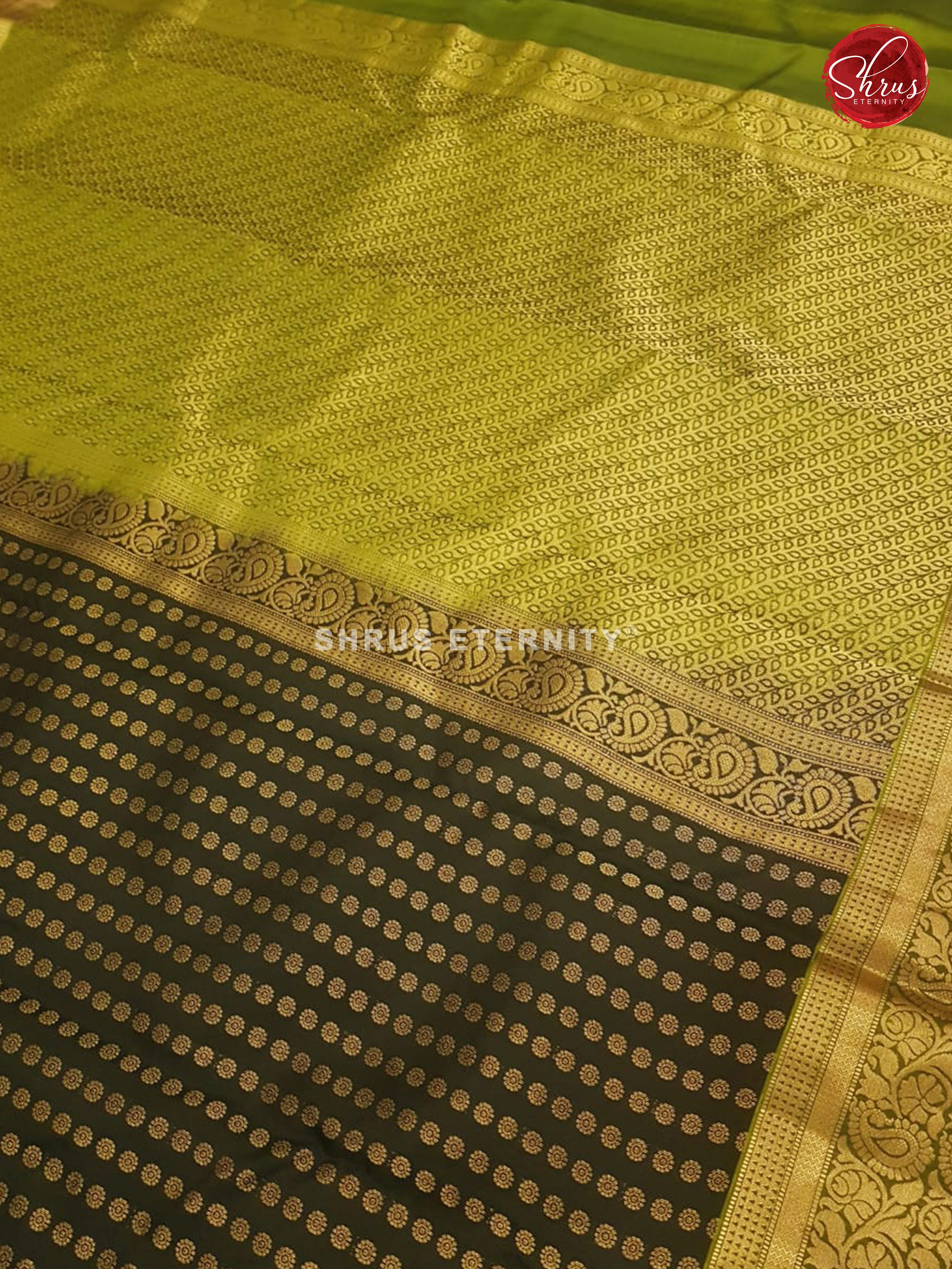 Dark Green & Light Green  - Kanchipuram Silk - Shop on ShrusEternity.com