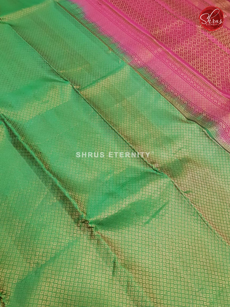 Green  & Magenta Pink - Soft Silk - Shop on ShrusEternity.com