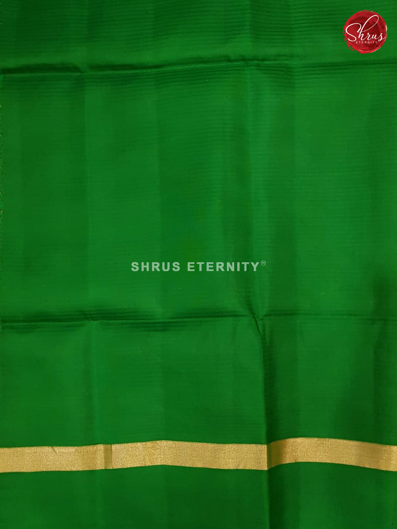 Red  & Green - Soft Silk - Shop on ShrusEternity.com