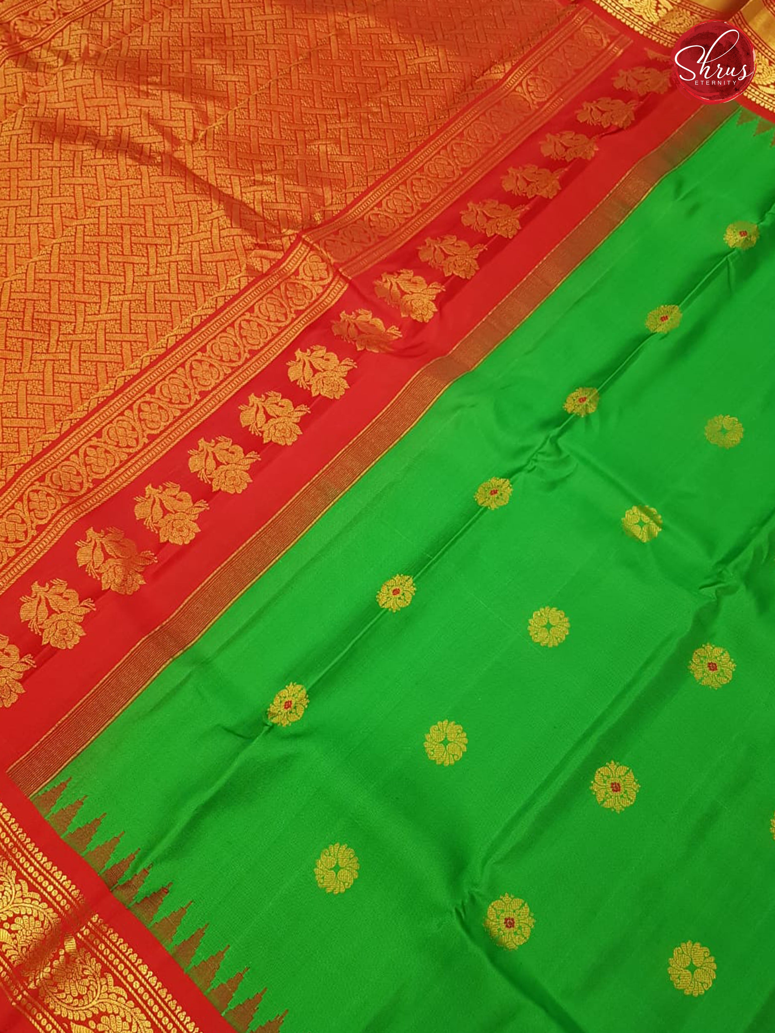 Green & Red - Gadwal Silk - Shop on ShrusEternity.com