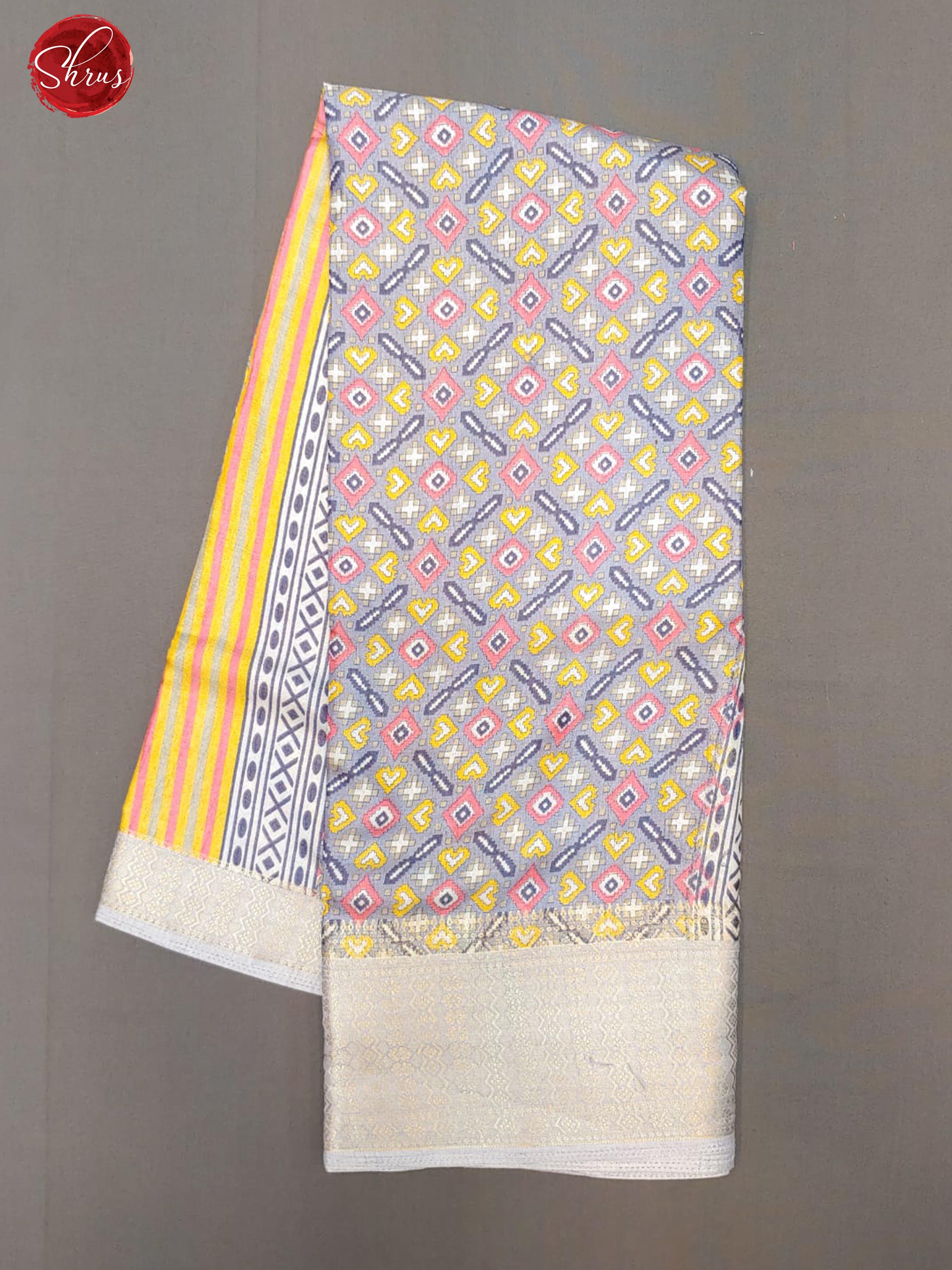 Lavender (Single Tone)- Art Murshidabad with floral patola pattern ob  the body & Zari Border - Shop on ShrusEternity.com