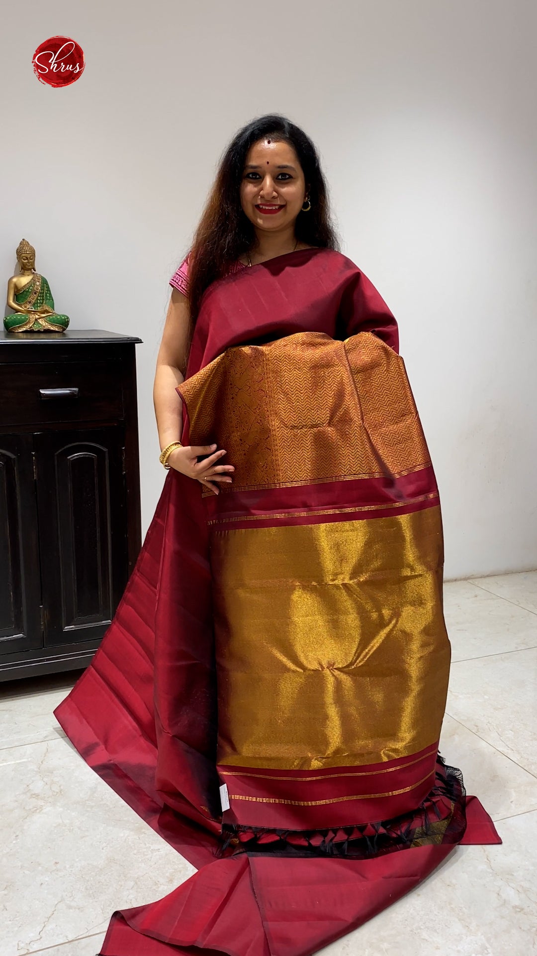 Arakku Maroon(Single tone)- Kanchipuram Silk with plain body & Half and half zari border - Shop on ShrusEternity.com