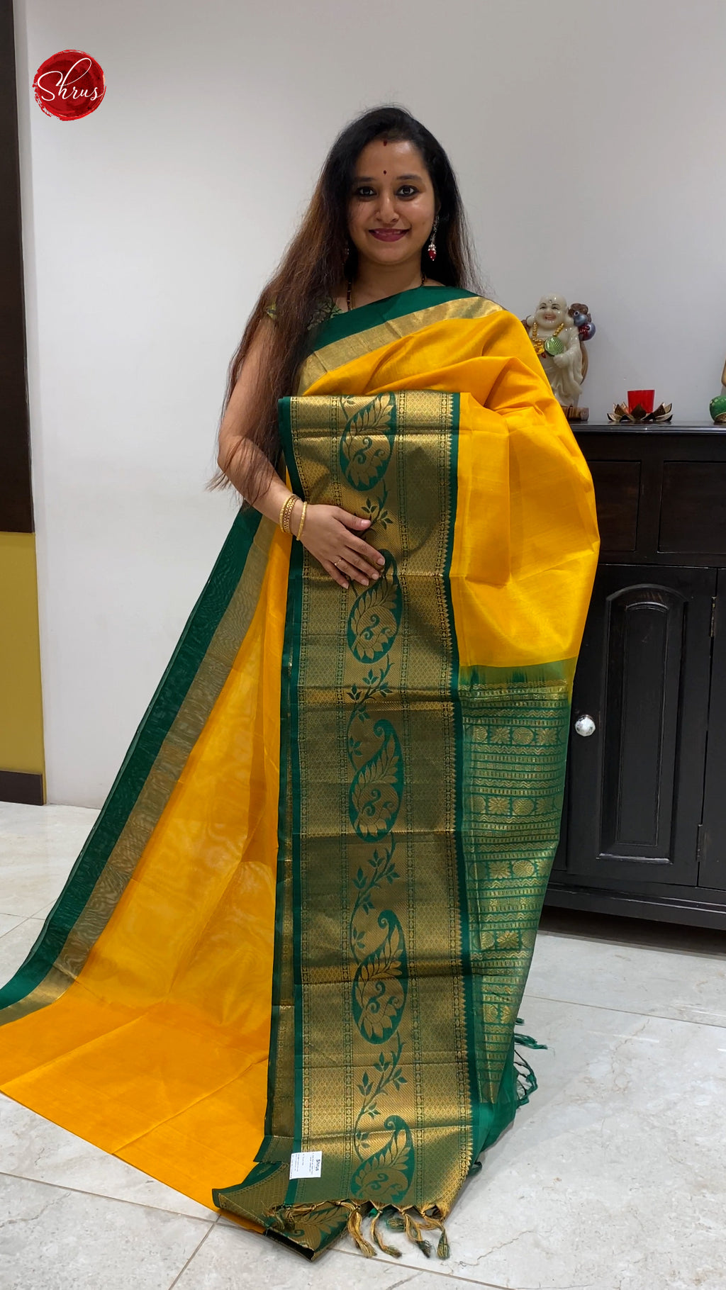 AADHIRA SILKS - Women's Pure Kalyani Cotton Silk Saree with Plain body and  Zari Border and Blouse Piece (Amber Yellow with Green) : : Fashion