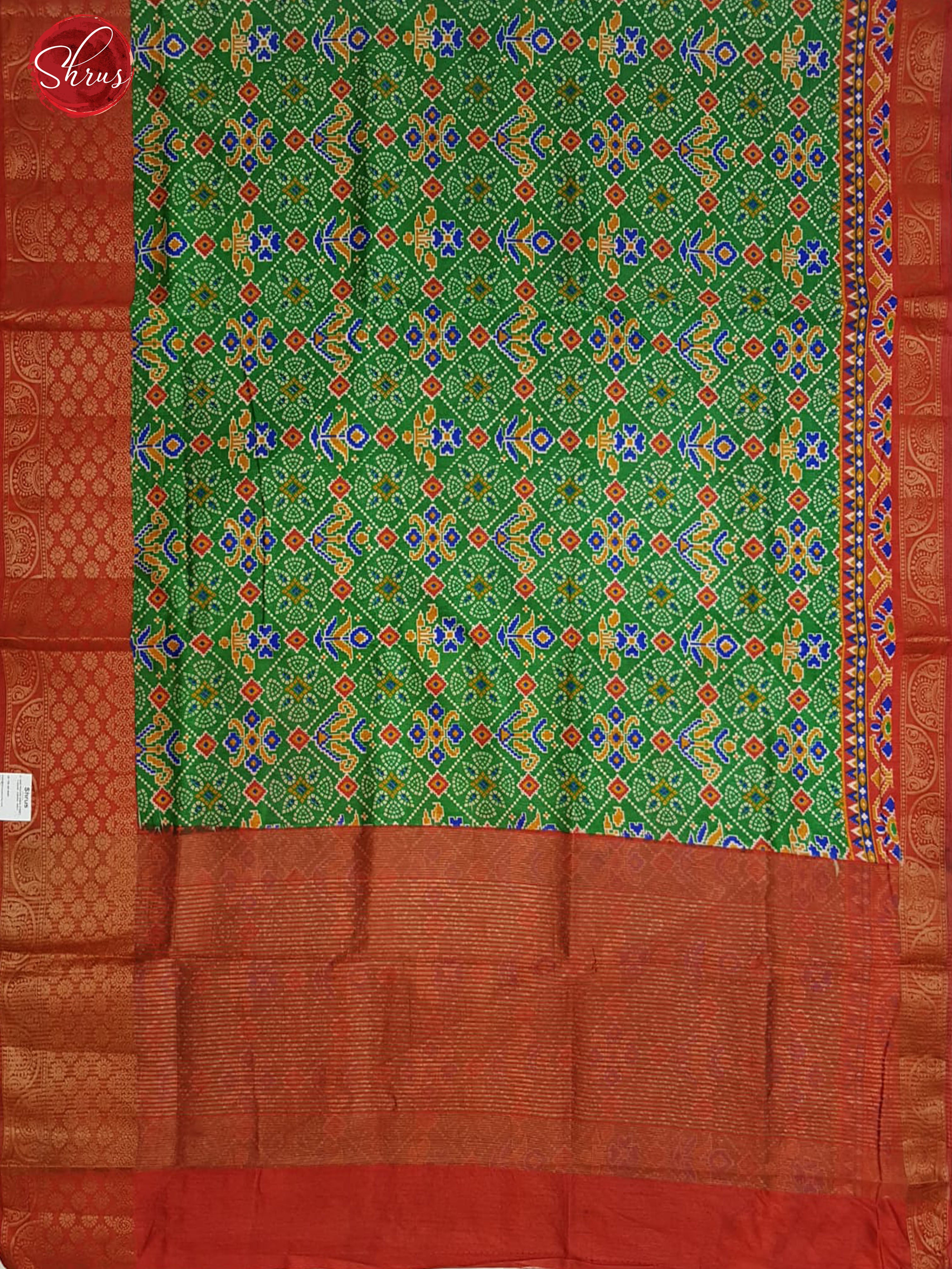Green &  Red- Semi Patola with intricate floral pattern on the body & Contrast Zari Border - Shop on ShrusEternity.com