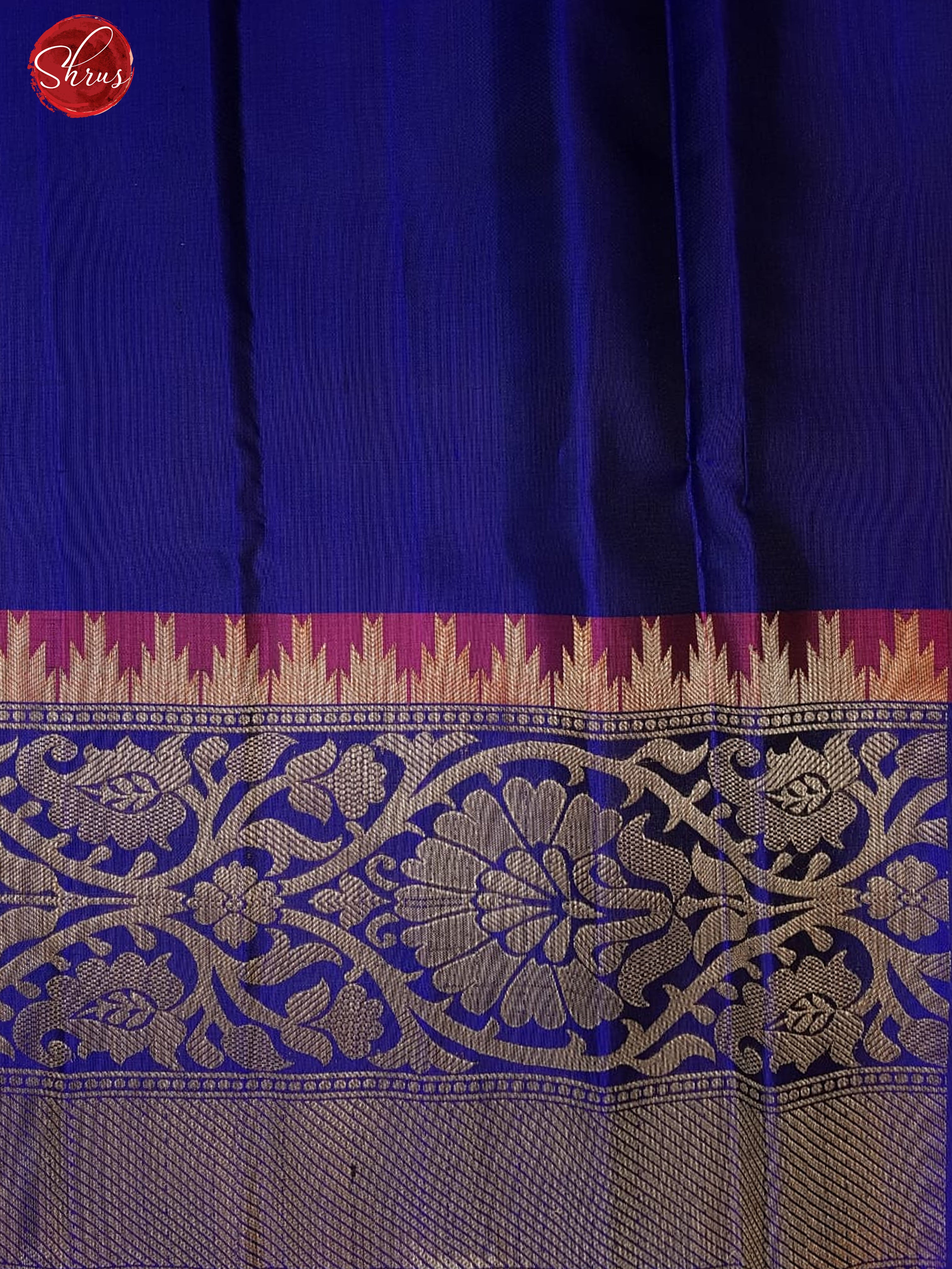 Green & Blue - Gadwal Silk with zari woven floral buttas on the body & Zari Border - Shop on ShrusEternity.com