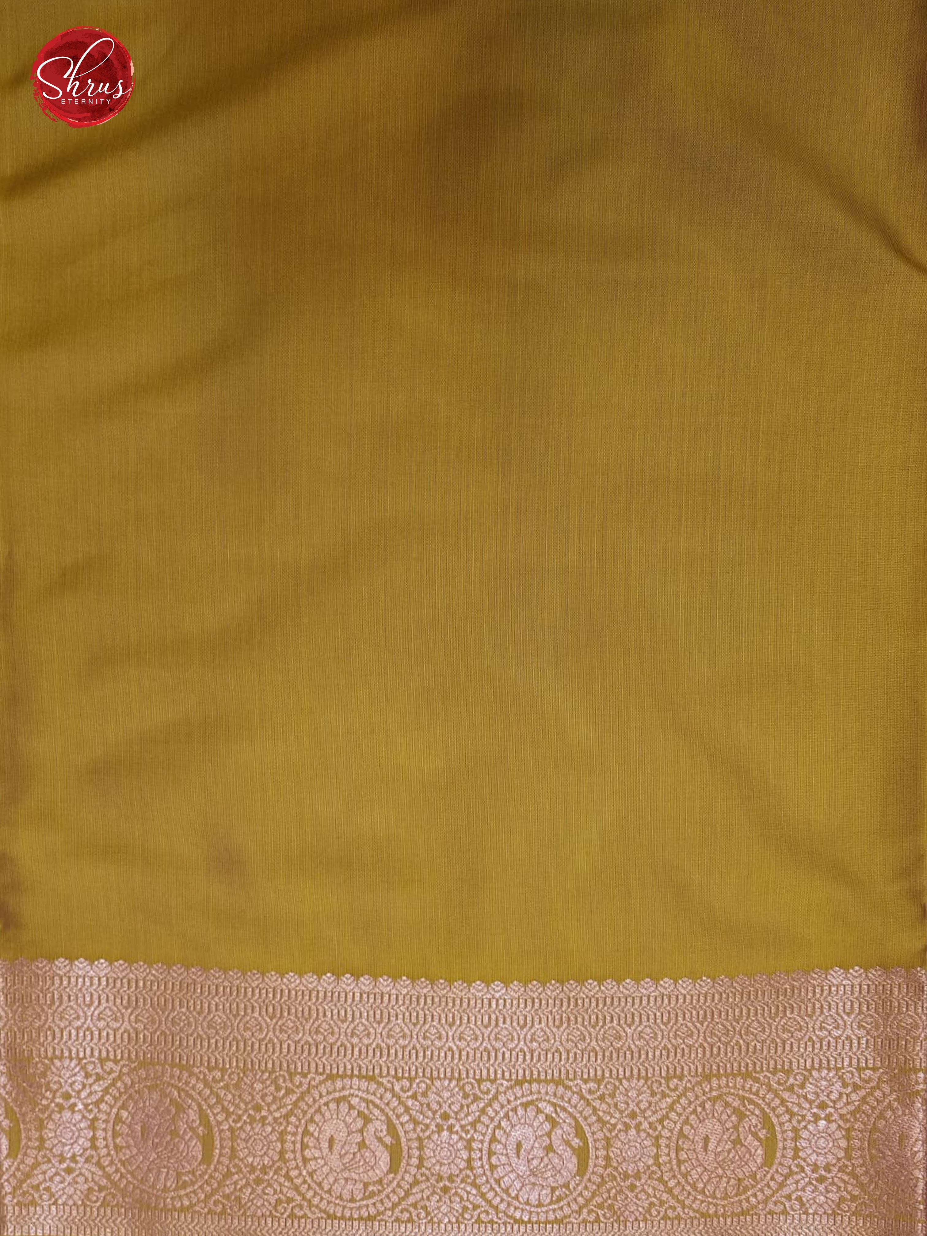 Mustard and Lavender -Borderless  Semi Kanchipuram with thread woven   buttas  on the body - Shop on ShrusEternity.com