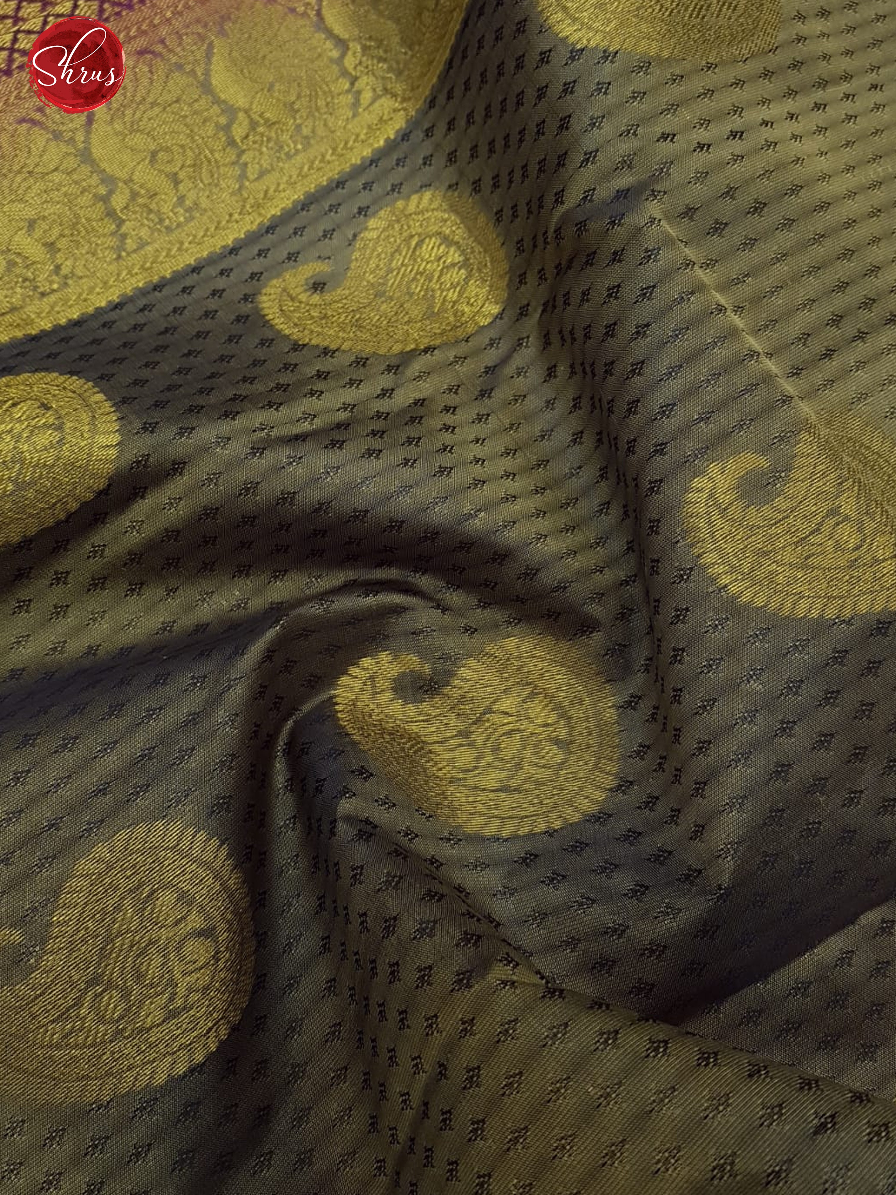 Grey & Purple -Kanchipuram (Half Pure) Saree with zari woven paisleys motifs, self jacquard  on the body & Contrast Zari Border - Shop on ShrusEternity.com