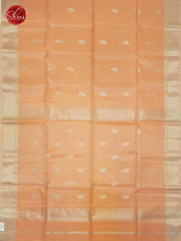 Peach(Single Tone)-  Maheshwari Silk Cotton with zari woven buttas on the body & Zari Border - Shop on ShrusEternity.com