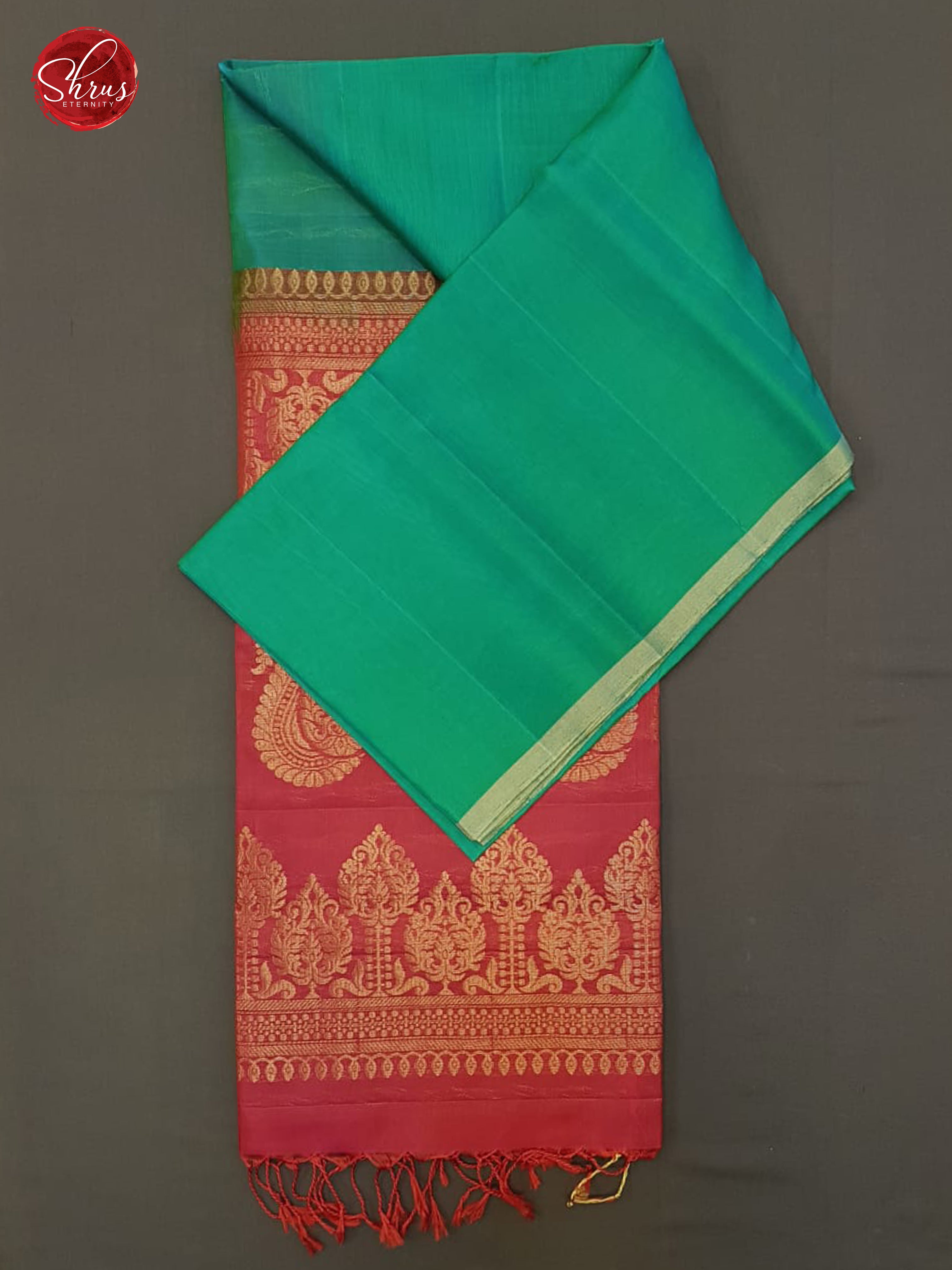 Green & Red - Borderless  Silk  (half-Pure) with  plain body - Shop on ShrusEternity.com