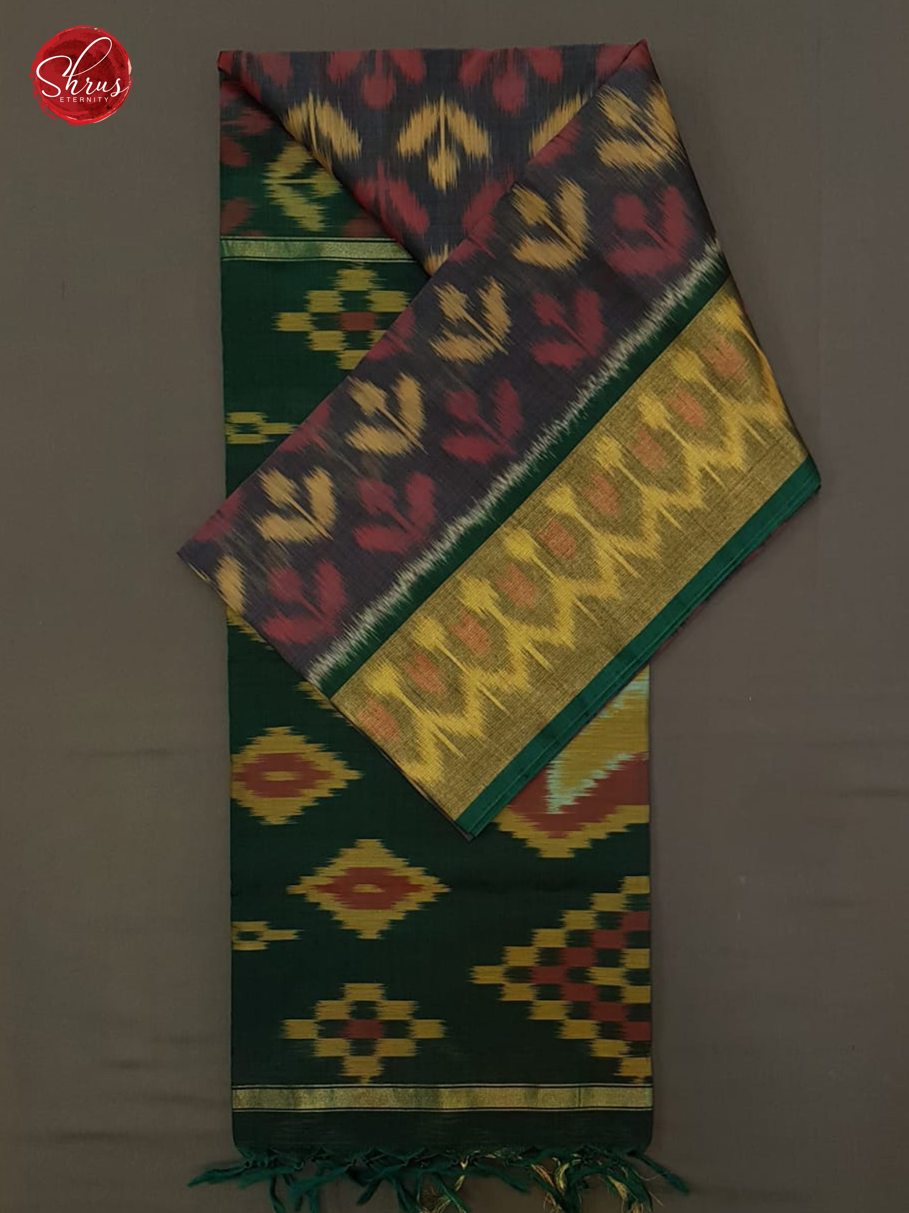 Grey & Green - Pochampally Silk Cotton with ikkat weaving pattern on the body & Contrast  zari border - Shop on ShrusEternity.com