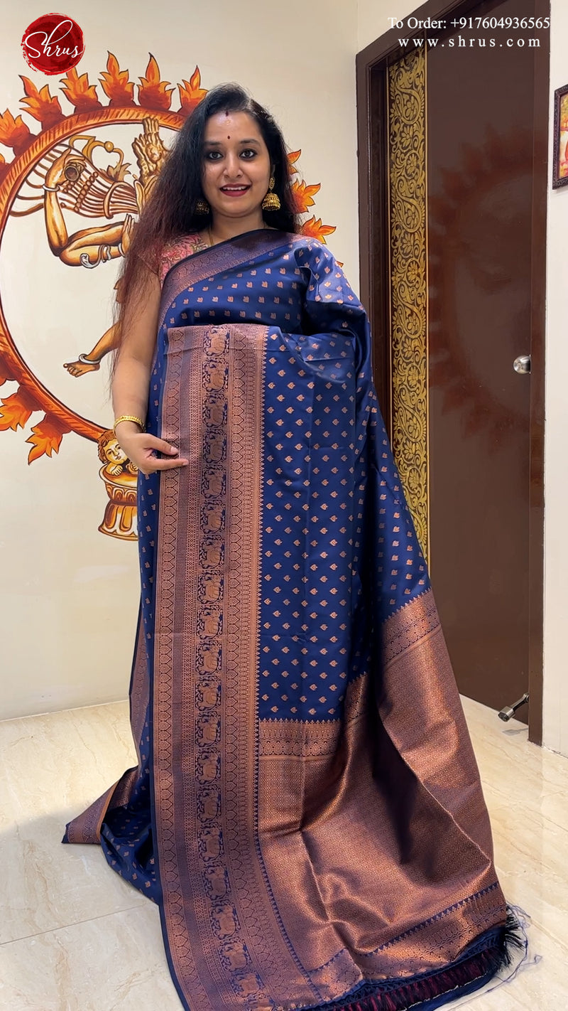 Sensational Navy Blue Soft Kanjivaram Silk Saree With Skinny Blouse Pi –  SilkFolks