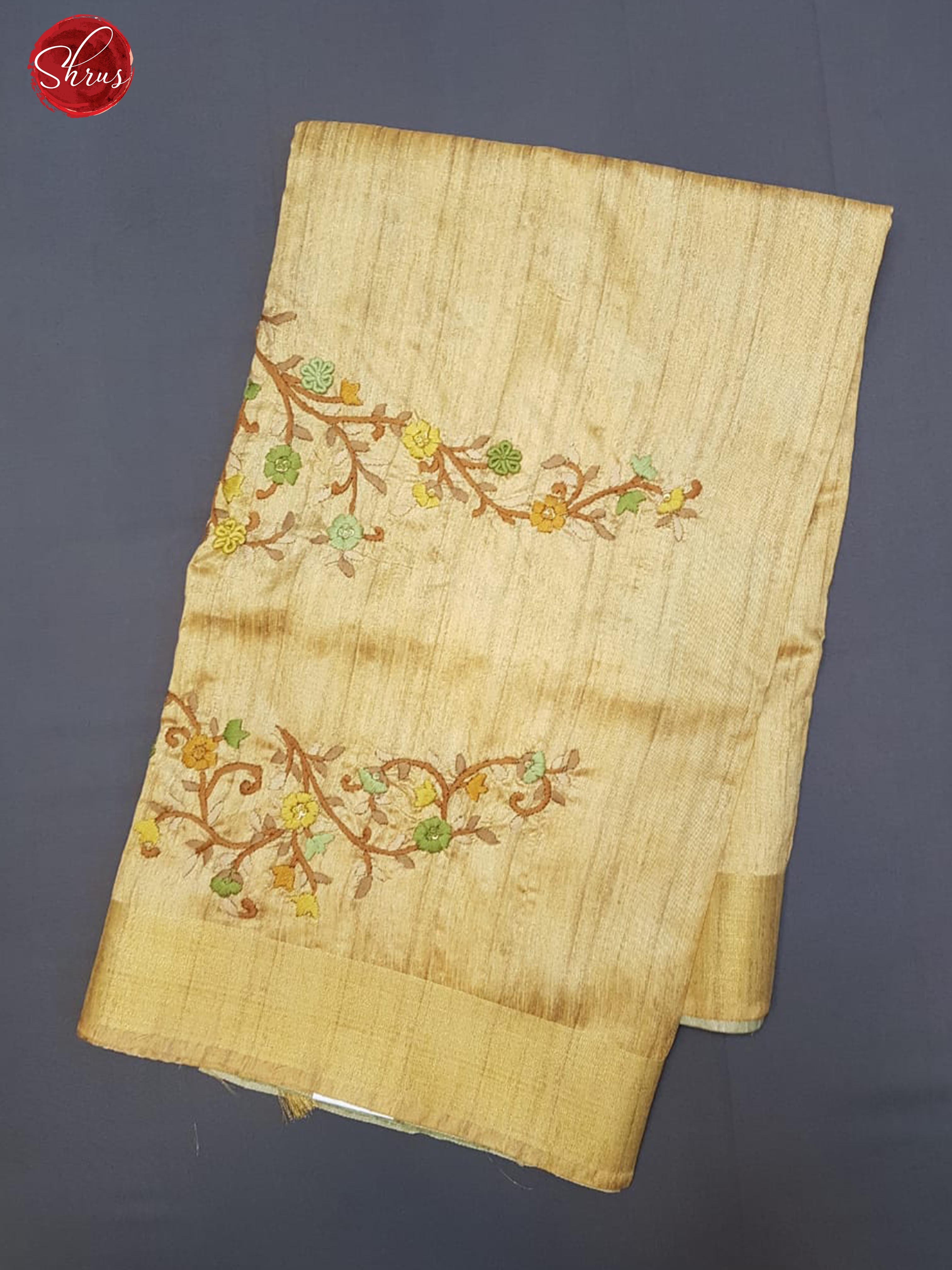 Green & Beige - Matka Cotton with floral embroidered buttas on the body & Zari Border - Shop on ShrusEternity.com